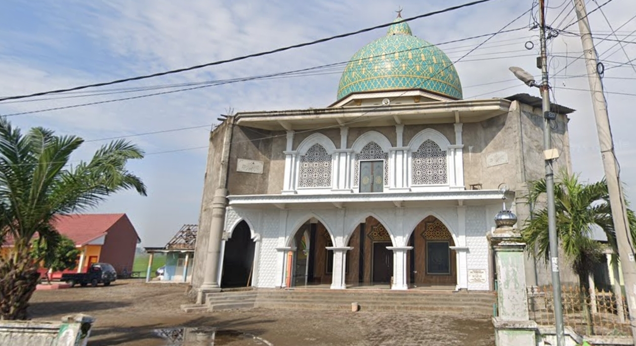 Gerakan Resik Resik Masjid Mojokerto melakukan giat bersih bersih masjid di Masjid Al-Firdaus